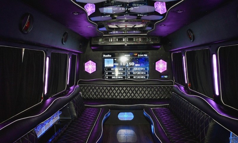Limo Bus